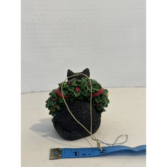 The San Francisco Music Box Company Cat Christmas Ornament Angus Stuck in Wreath - Picture 3 of 8